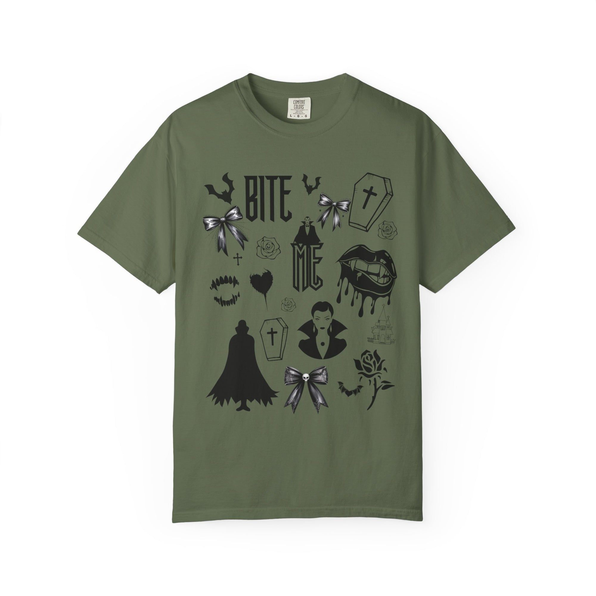 Sink your teeth into spooky season with this bold Bite Me vampire-inspired graphic tee! 🧛‍♂️🦇